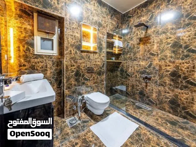 شقه فاخره للبيع او الايجار بالمهندسين خلف نادي الصيد مباشرة