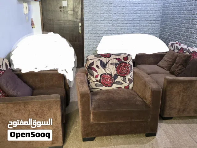 صالون بحالة ممتازة جدا
