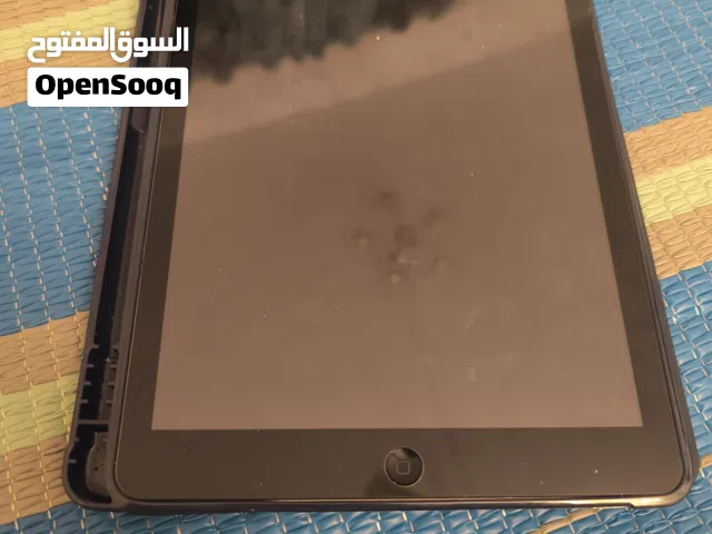 Apple iPad Air 64 GB in Al Sharqiya