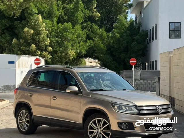 VOLKSWAGEN TIGUAN 2.0L 2012 MODEL FULL OPTION!