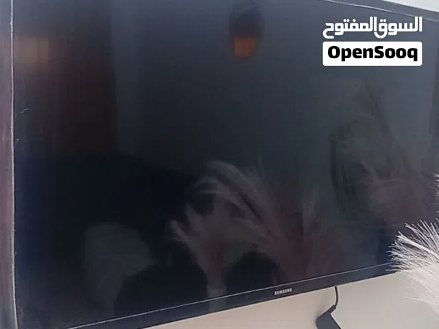 شاشة Samsung 32 بوصه led