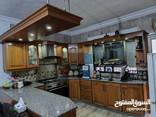 شقة مميزة للبيع في منطقة ام نوارة بالقرب من مسجد اسماعيل قهيوي
