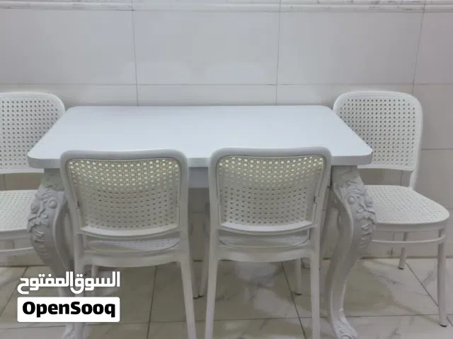 طاوله طعام