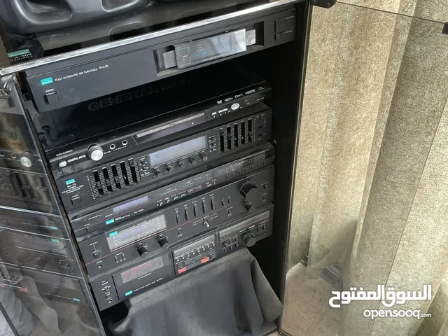 مسجل ورايدو استيرو          يوجد فيه شبك عن طريق فلاشه او سيدي او شريط