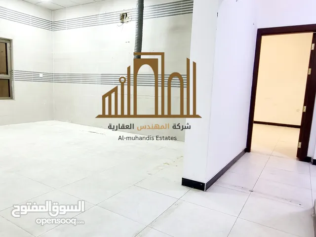 شقة حديثة وموقع ممتاز للسكن العائلي في الحكيمية