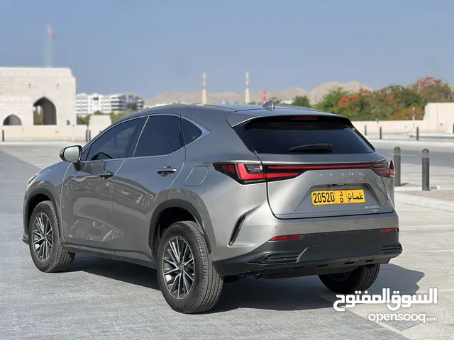 لكزسNX350 2023 بريموم اعلى فئة /الشاشة الكبيرة /فورويل/ ممشى 10 الاف كيلو فقط/حساسات 360