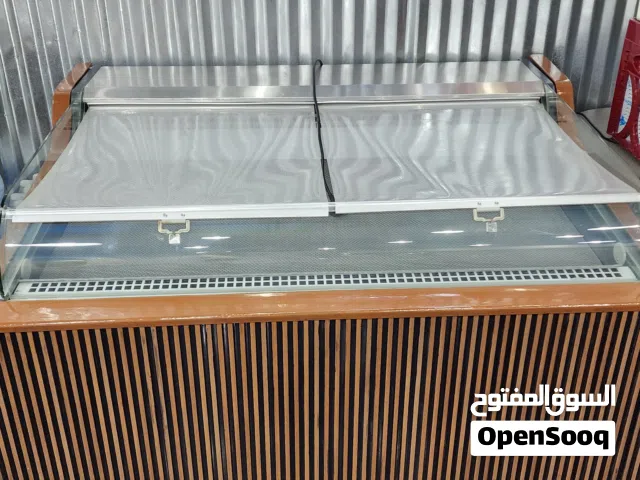 ثلاجة عرض للبيع بحالة ممتازة