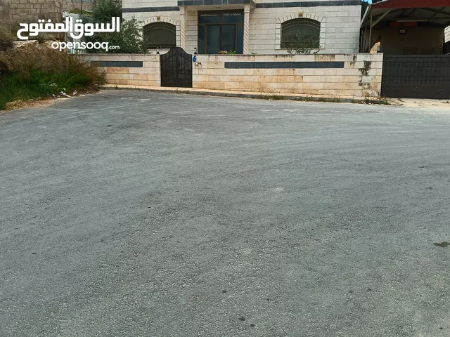 300 m2 4 Bedrooms Townhouse for Sale in Amman Tabarboor