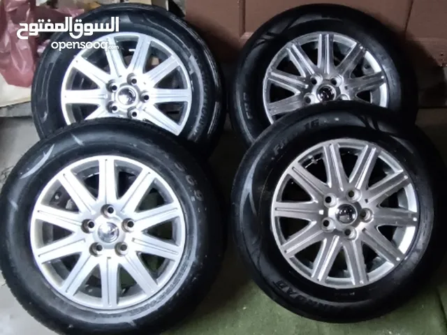 للبيع اربع رنقات كامري معه تواير