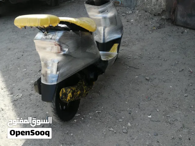 سيكل فراشه نضيفه اخت الجديد على الشرط تقوم سلف وا اضواء كامله وفلشر يمين و يسار سعرها الف سعودي