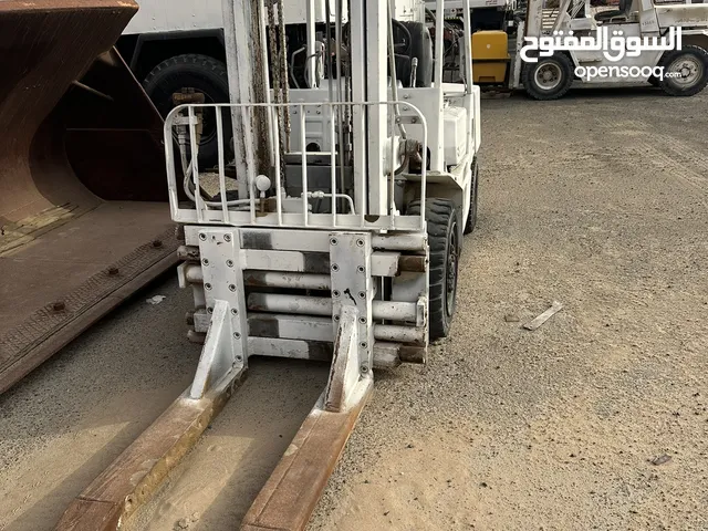 1987 Forklift Lift Equipment in Abu Dhabi