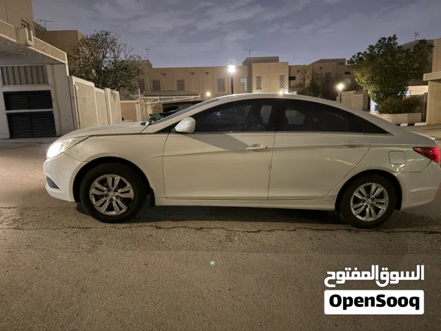 2013 هيونداي سوناتا Standard