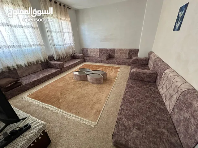 فرشات ضغط عالي مرتفع 20 سنتم للبيع بسعر مغري في حال الوكالة ، استخدام عريس اشهر قليلة