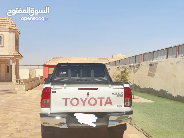 Used Toyota Hilux in Qurayyat