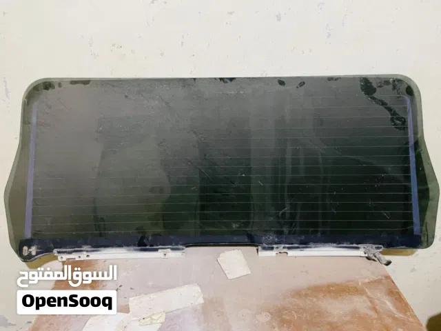 زجاج خلفي تيوتا سيكويا 2006