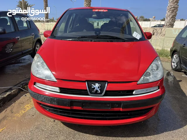 Peugeot 807  in Tripoli