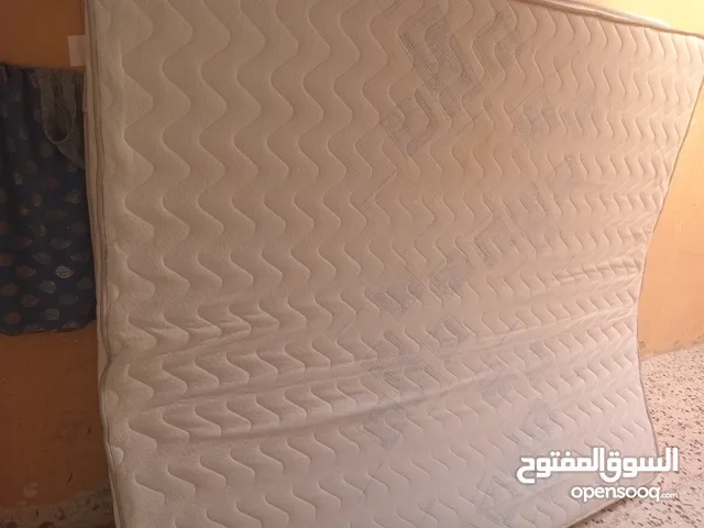 ثلاثة متارس قمة في النظافة شبه جديد الصور غير واضحة لاكن عند المشاهدة نظافة وضعط وامتياز