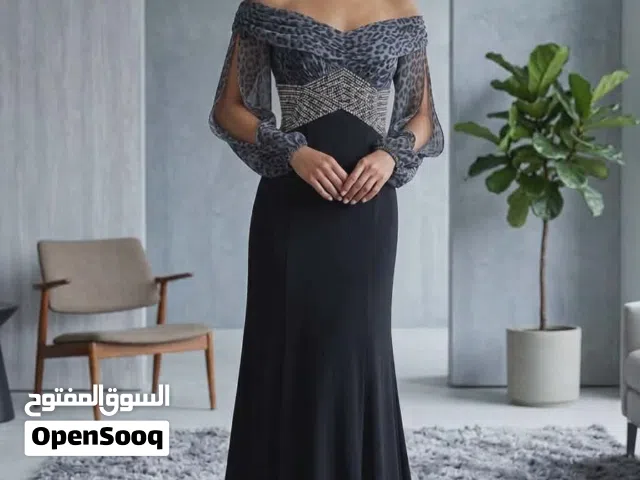 فستان سهرة أنيق بتصميم ملكي