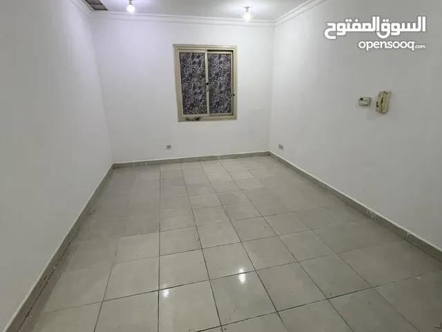 1000 m2 2 Bedrooms Apartments for Rent in Hawally Hawally