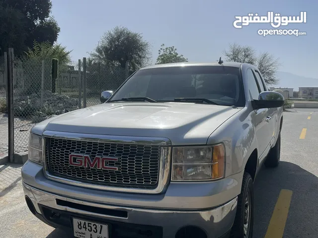 Used GMC Sierra in Ras Al Khaimah