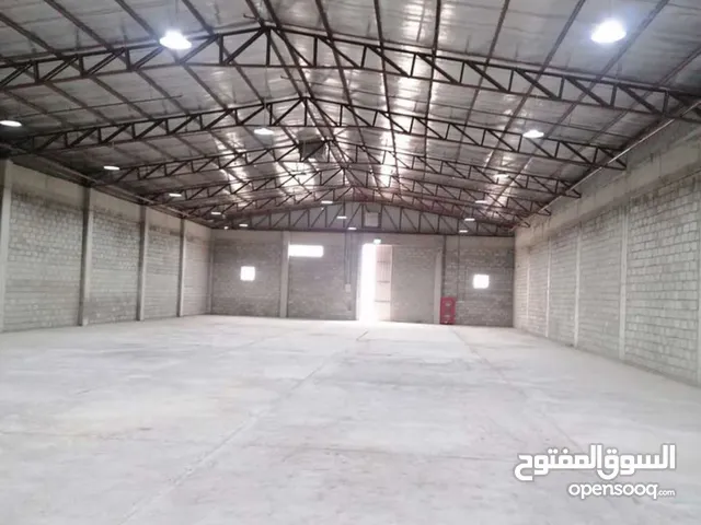 لايجار مخزن 2500م مرخص مطافي يصلح جميع الانشطه التخزينيه أمغرة الصناعية