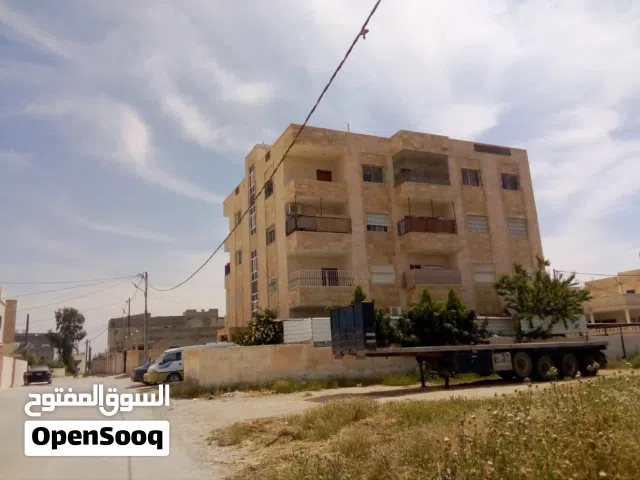شقة للبيع مساحة واسعة طابق اول فني