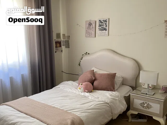 غرفة صبايا