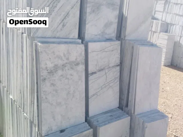 رخام إيراني أبيض فاخر للبيع في سلطنة عُمان – جودة عالية وسعر مميز