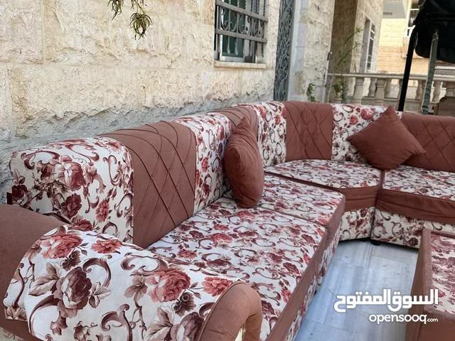 طقم كورنر 7 مقاعد نظيف جدا وخشبه نوعه ممتااز