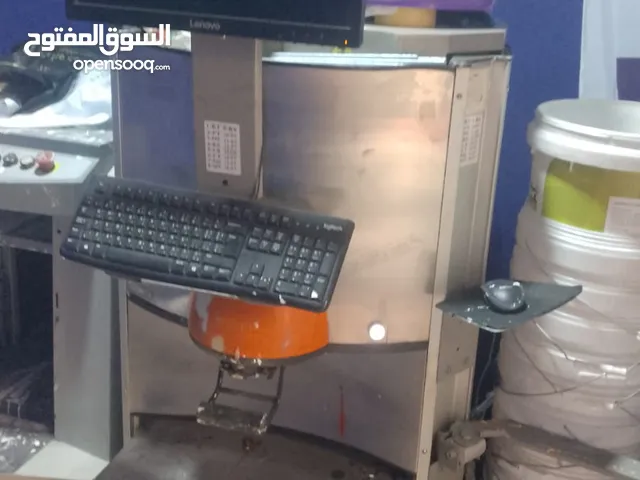 ماكينة خلط دهان مفعله على اغلب البرامج العالمية والمحلية بلاضافة الى ماكينة رجاج بحالة ممتازه  ضمان