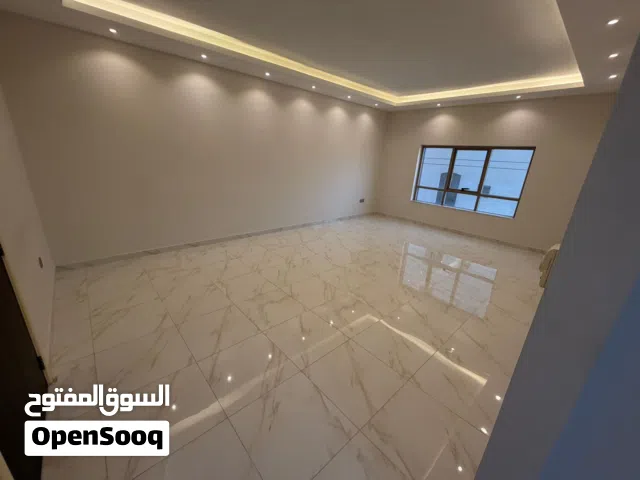 لعشاق المساحات الكبيره كورنيش عجمان صف اول اقل سعر في عجمان موقع حيوي ومميز قريب من جميع الخدمات