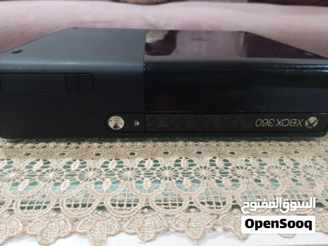 إكس بوكس 360E بحالة الجديد احدث اصدار نزل للاكس بوكس 360 ومعاه كل مشتملاته الاصلية