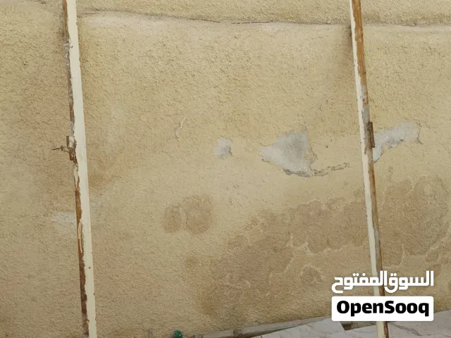 باب حديد مع الحلق