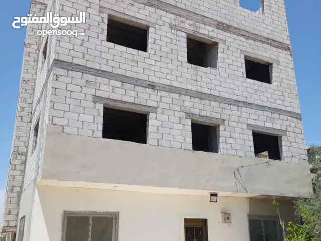 117 m2 4 Bedrooms Townhouse for Sale in Irbid Sal