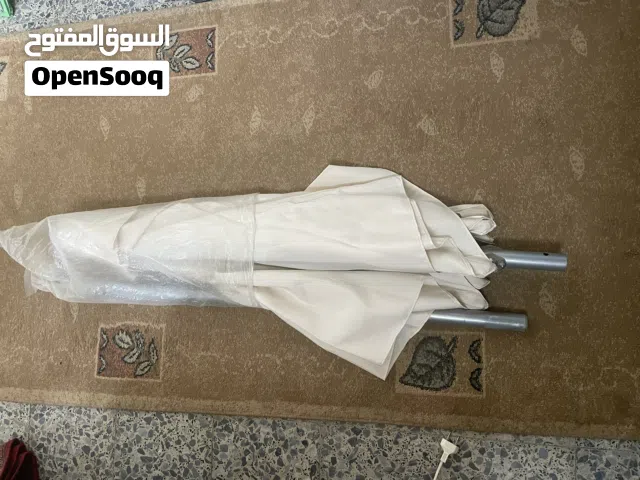 مظلة خارجية شبه جديدة