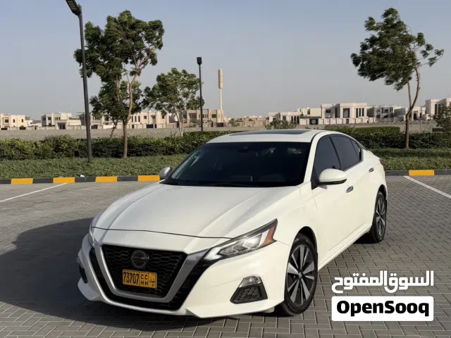 2021 نيسان التيما SV