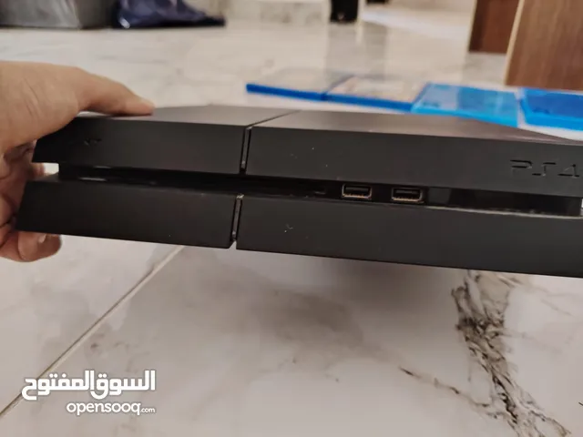 بلاي ستيشن 4 شغال 100% مش مفتوح معه اربع سيديات جي تي اي وماين كرافت واتش دوكس 2 وفيفا 21
