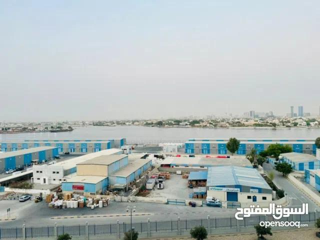 للبيع – استوديو في برج أورينت  إطلالة على الخور