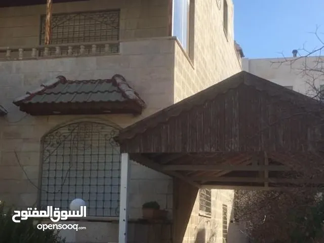 600 m2 4 Bedrooms Villa for Sale in Amman Al Kursi