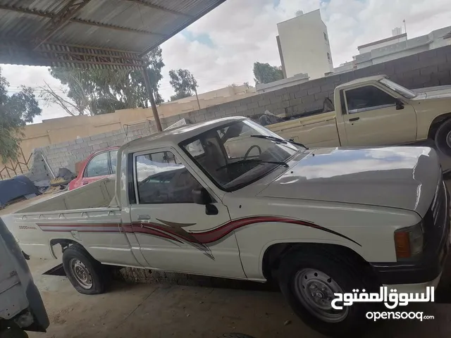 Toyota Hilux 1988 in Misrata