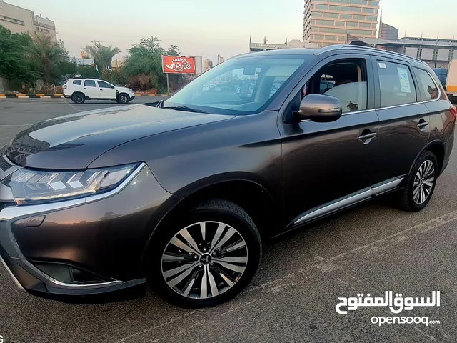 ميتسوبيشي اوتلاندر 2020 .. الدرجه الثانيه