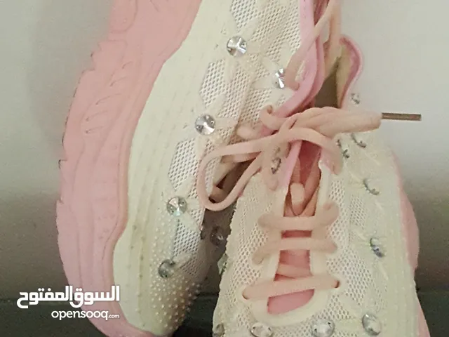 بوط بناتى مميز باللؤلؤ م 39