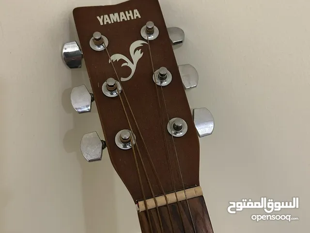 جيتار نوع اكوستك في حالة ممتازه
