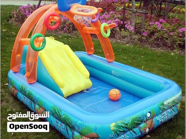 مغامرة الصيف في بيتك! المسبح العائلي الذكي بزحليقة وسلة كرة سلة.