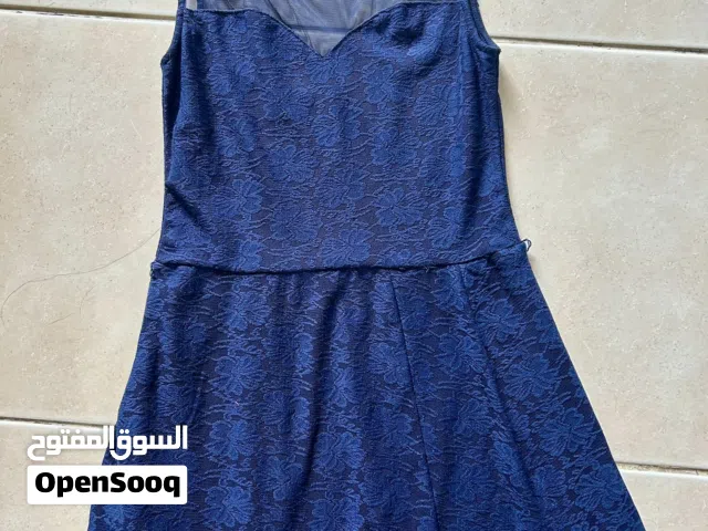 فساتين نسائية للبيع – بحالة ممتازة