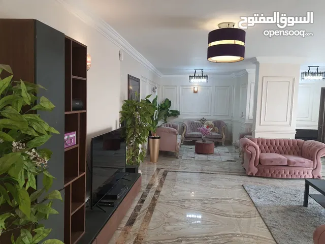 425m2 3 Bedrooms Apartments for Sale in Cairo Heliopolis
