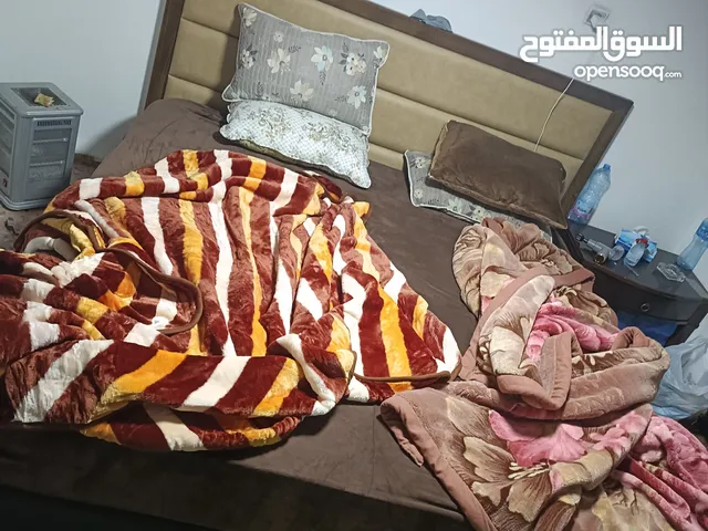 متوفر غرفة للشب مشتركة