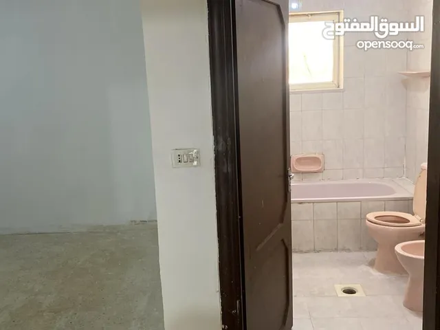 شقة للإجار ابو نصير