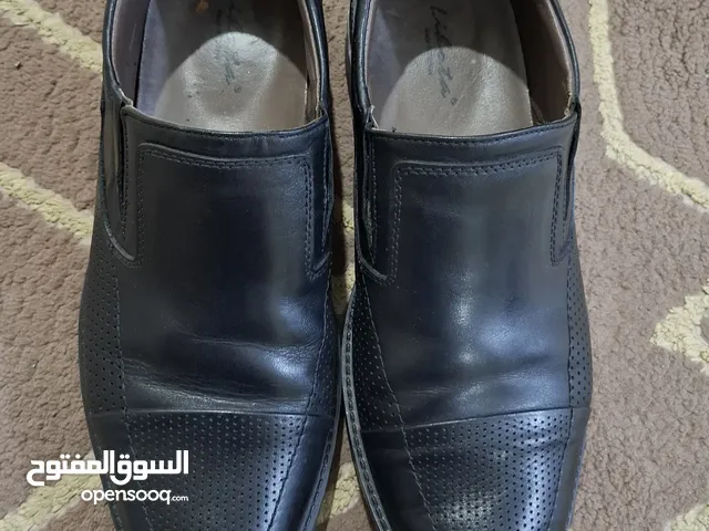 used black shoes for salw