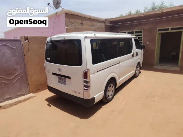 2015 تويوتا هايس GLS